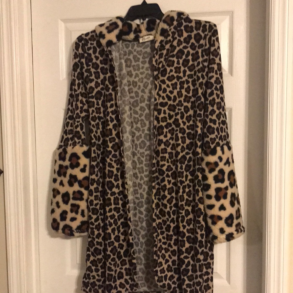 Size 3x leopard print hooded cardigan with fur.